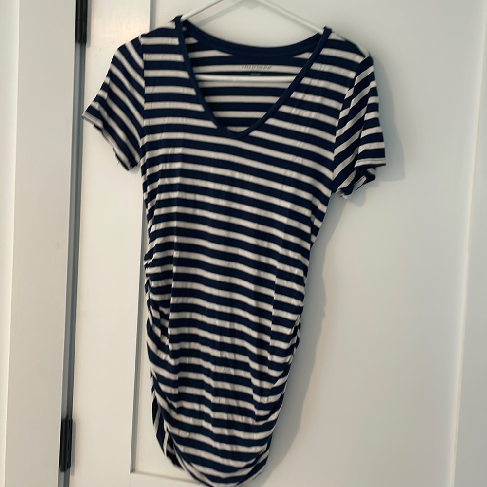 A pea in a pod maternity top